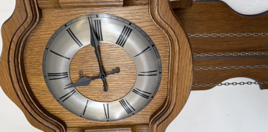 420 dubové natahovací hodiny ,,půlky”70x30x15cm za 2340Kč