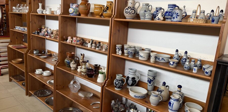 357 IKEA Leksvik – borovicové regály- knihovny  93x32x198cm ,kus za 2480Kč