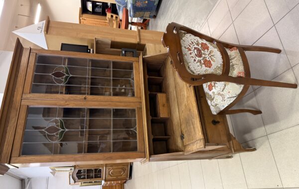 434 psací dubová historická  dvoudílná komoda s vitráží 107x40x205cm za 5980Kč