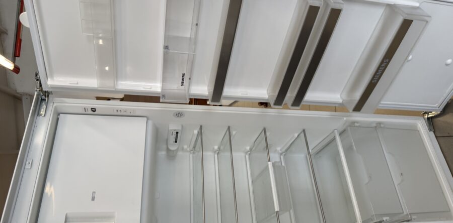 470 Siemens vestavná lednice 53x51x178cm s mrazáčkem za 3470Kč