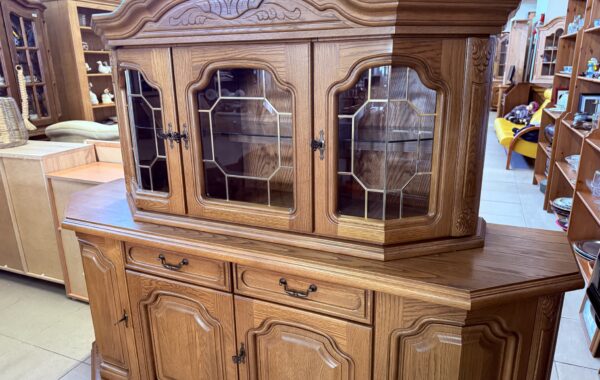 513 dubová rustikální komoda ze dvou částí- horní závěsná 136cm,spodní 186x50x80cm za 7640Kč