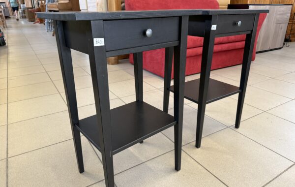 625 IKEA vyšší borovicové stolky se šuplíkem 46x35x70cm ,kus po 860Kč