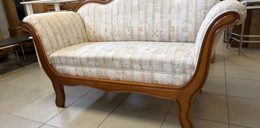 642 zámecké čalouněné elegantní sofá 155x60x97cm vysoké za 3890Kč